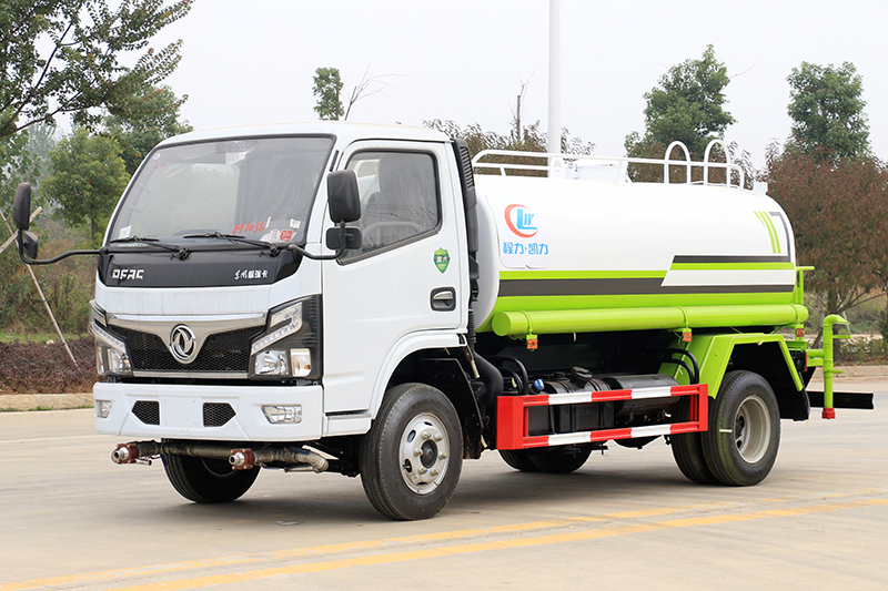 國六東風小福瑞卡 5噸 灑水車{i}