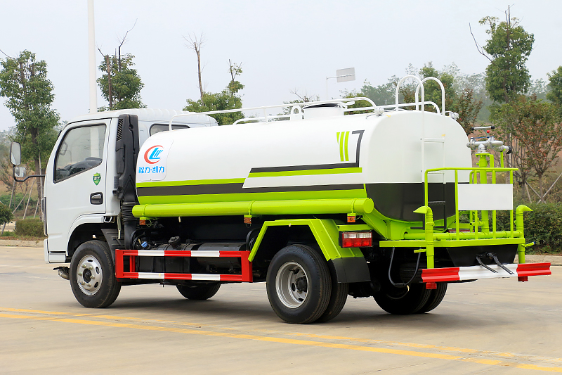 國六東風小福瑞卡 5噸 灑水車{i}