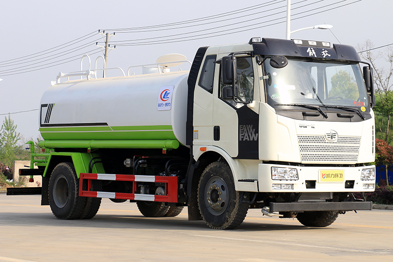 國六解放 13噸 灑水車{i}