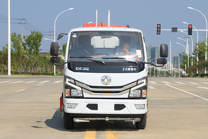 國六小多利卡 5噸 噴霧車{i}