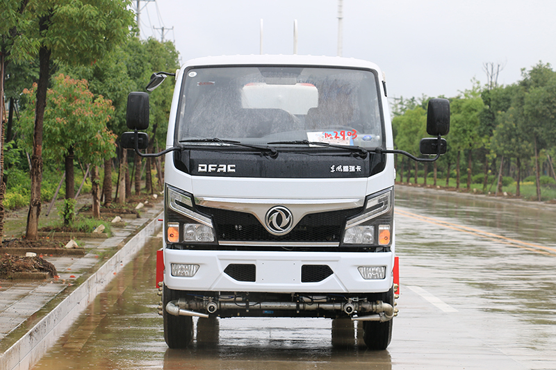 國六小福瑞卡 5噸 噴霧車{i}