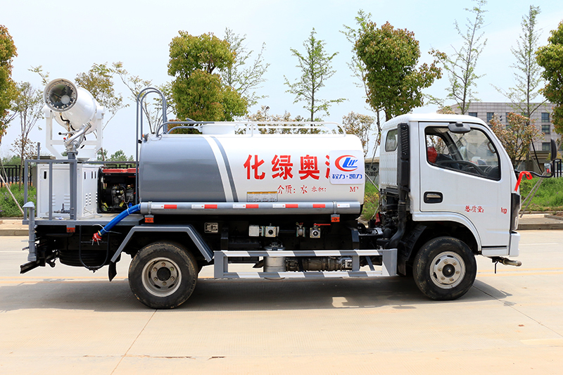 國六東風小福瑞卡 藍牌 4噸 噴霧車{i}