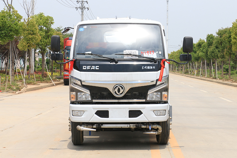 國六東風小福瑞卡 藍牌 4噸 噴霧車{i}