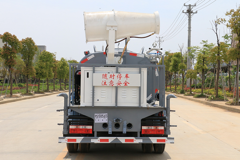 國六東風小福瑞卡 藍牌 4噸 噴霧車{i}