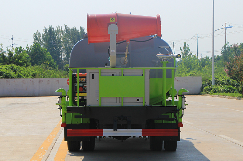 國六大多利卡 7.5噸 噴霧車{i}