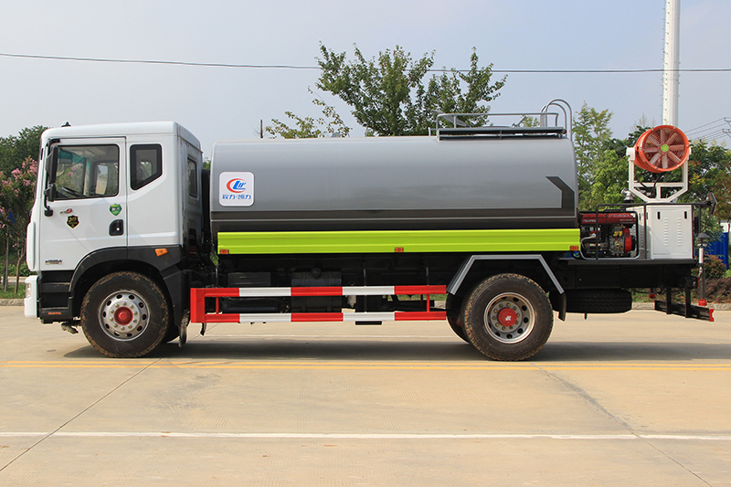 國六東風D9 12噸 噴霧車{i}