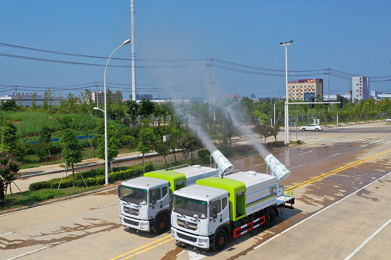 國六東風(fēng)D9 12噸（方罐）抑塵車{i}