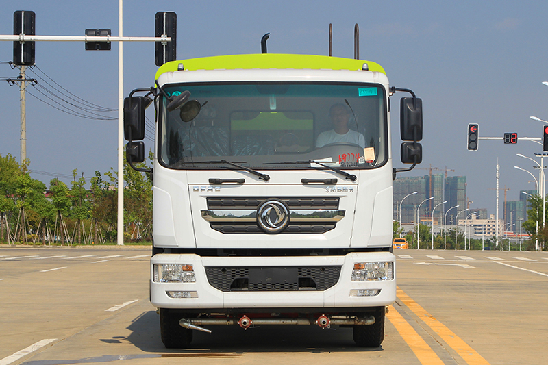 國六東風(fēng)D9 12噸（方罐）抑塵車{i}