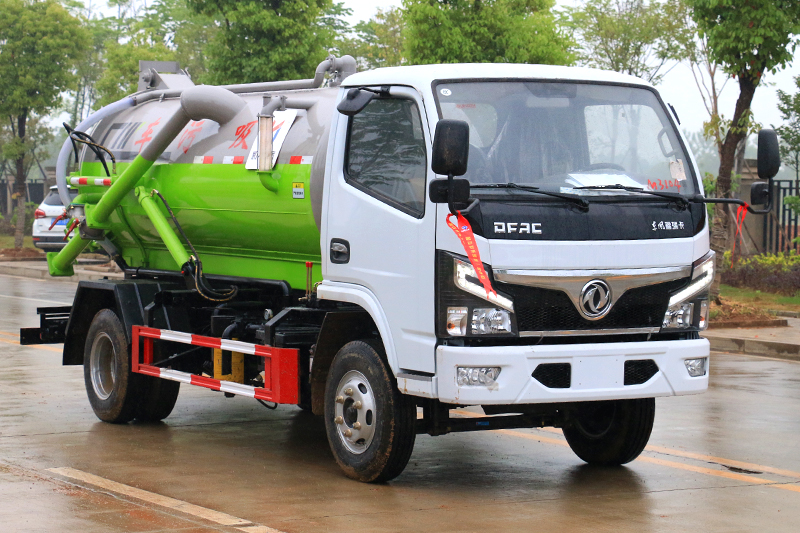 國六小福瑞卡 5方 吸污車{i}