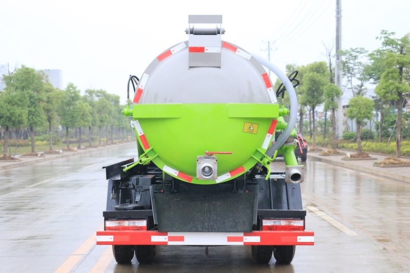 國六小福瑞卡 5方 吸污車{i}