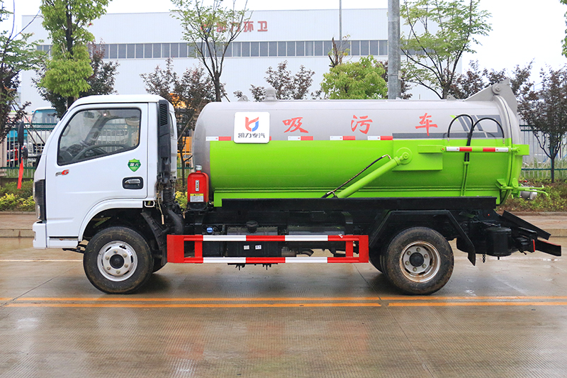 國六小福瑞卡 5方 吸污車{i}