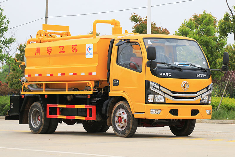 國(guó)六東風(fēng)小多利卡 5方 清洗吸污車{i}