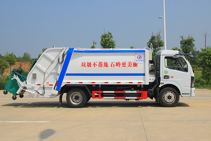 國(guó)六大多利卡 8方 壓縮垃圾車{i}