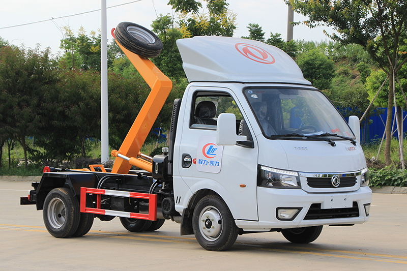 國六東風(fēng)途逸 藍(lán)牌 2-3方 勾臂垃圾車?{i}