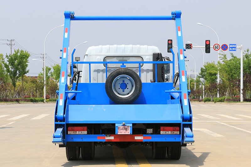 國六東風大多利卡 5~6方 擺臂垃圾車{i}