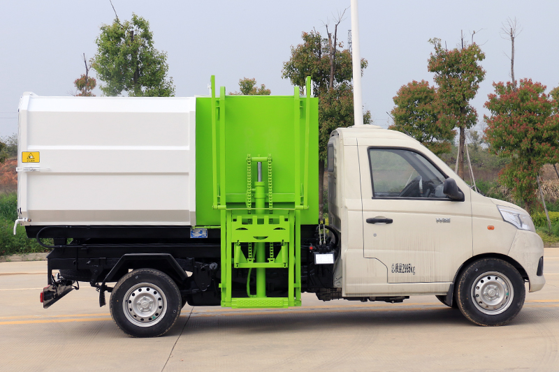 國六福田祥菱 3方 掛桶垃圾車{i}