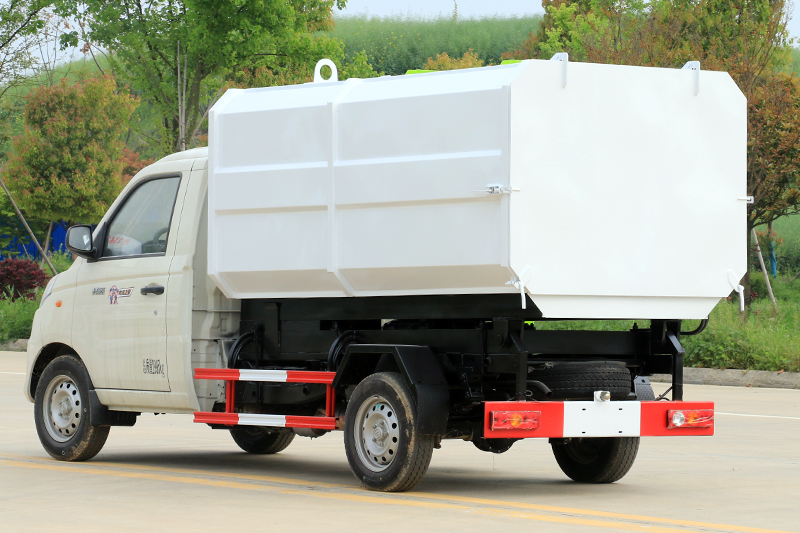 國六福田祥菱 3方 掛桶垃圾車{i}
