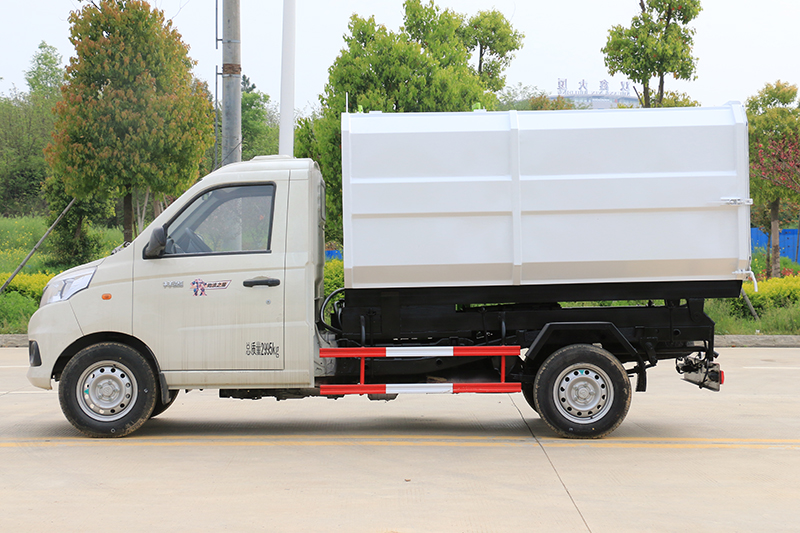 國六福田祥菱 3方 掛桶垃圾車{i}