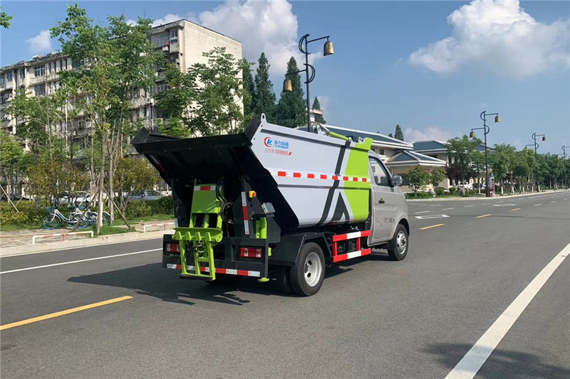 國六長安3方無泄漏壓縮垃圾車{i}