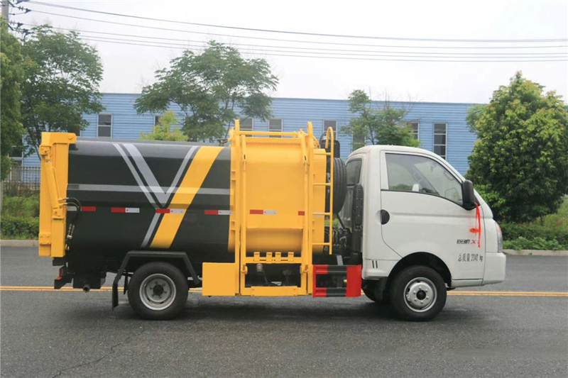 國六凱馬3.5方側裝壓縮垃圾車{i}