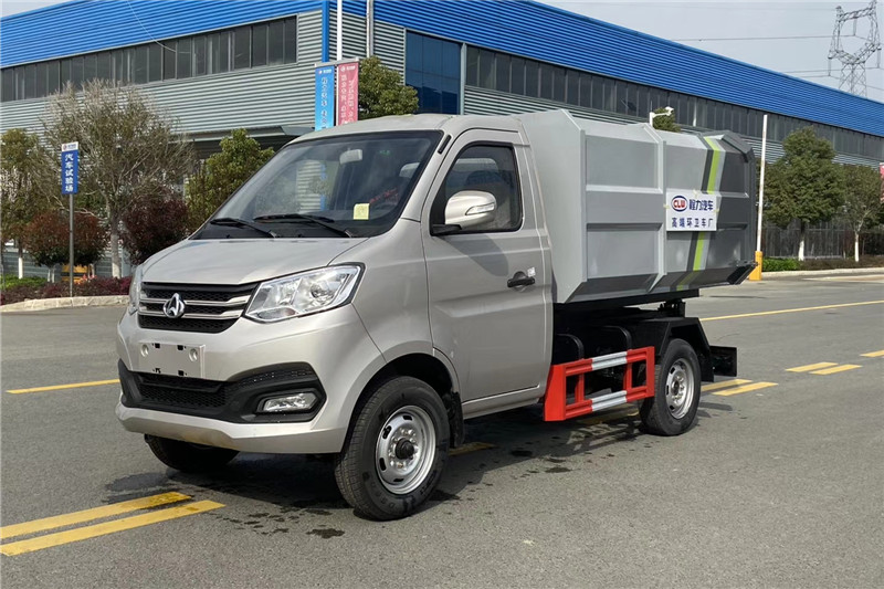 國六長安3方側(cè)裝掛桶垃圾車