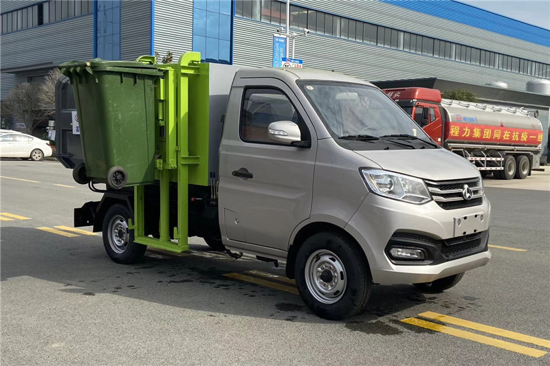 國六長安3方側裝掛桶垃圾車{i}