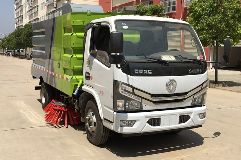 國六小多利卡5噸（1.5水/4塵）掃路車{i}