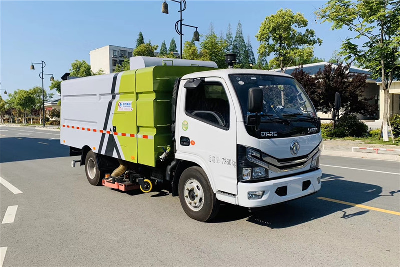國六小多利卡5噸（1水/4塵）吸塵車{i}