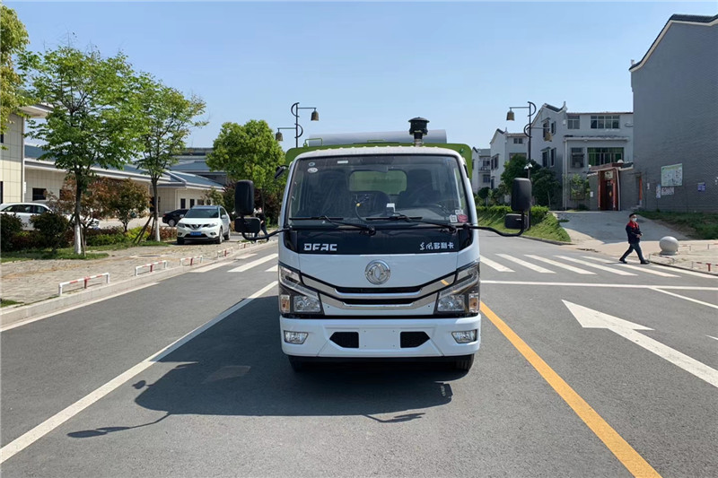 國六小多利卡5噸（1水/4塵）吸塵車{i}