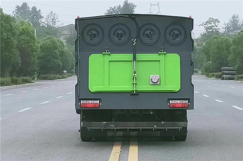 國六大多利卡8噸（1.5水/6塵）吸塵車{i}
