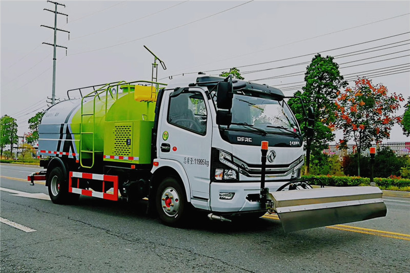 國六大多利卡6方路面清洗車{i}