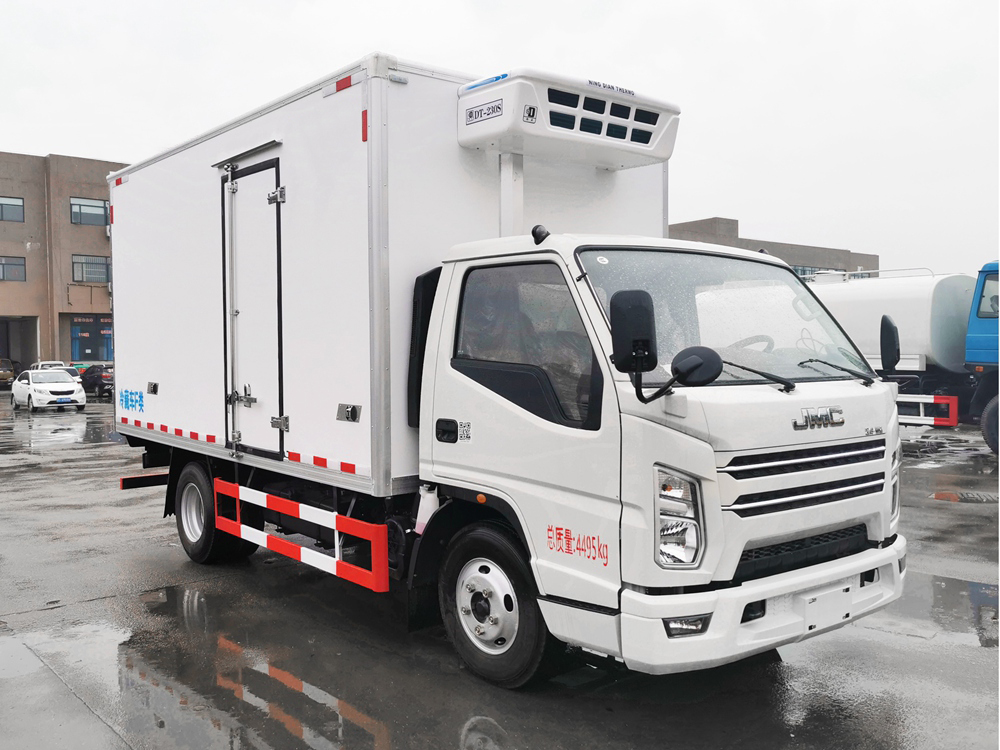 江鈴順達(dá)寬體國(guó)六冷藏車(chē){i}