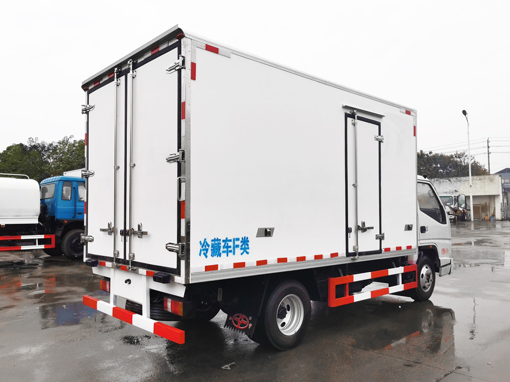 江鈴順達(dá)寬體國(guó)六冷藏車(chē){i}
