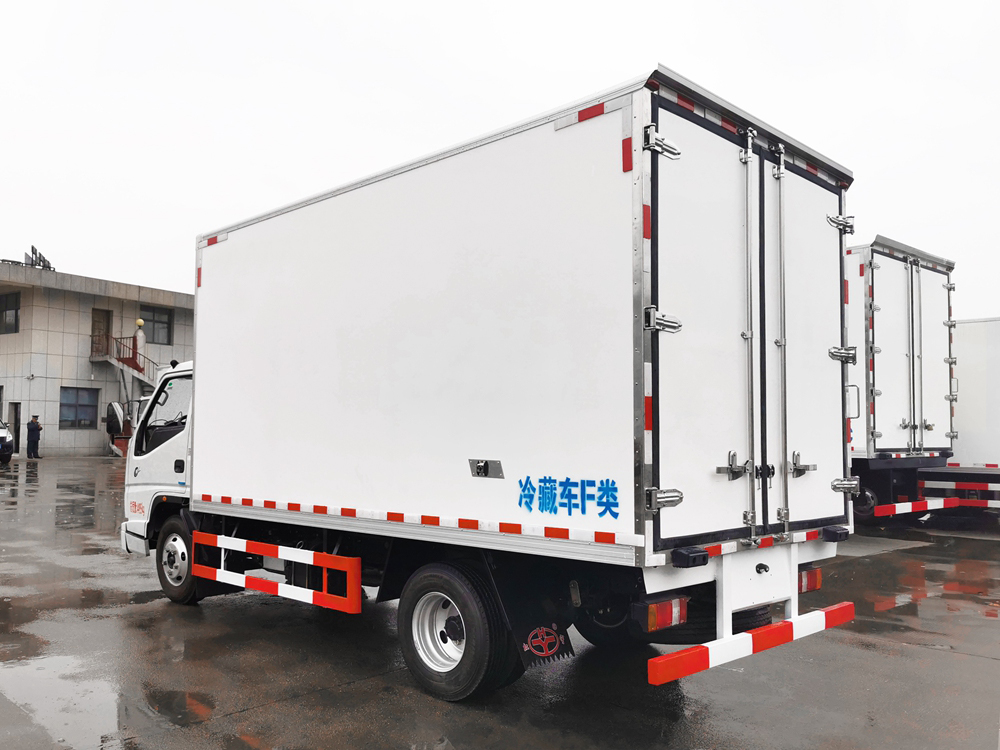 江鈴順達(dá)寬體國(guó)六冷藏車(chē){i}