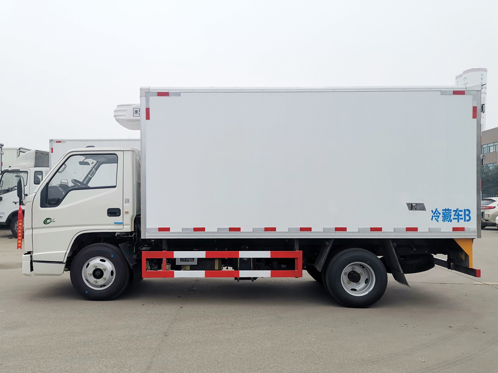 江鈴順達窄體國六冷藏車{i}