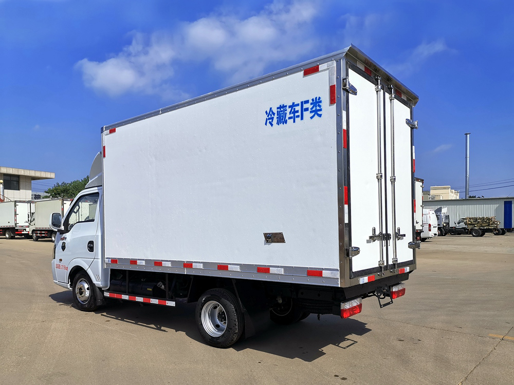 東風途逸汽油（國六）冷藏車{i}