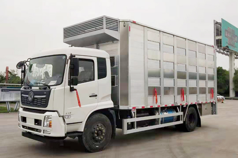 東風天錦6.8米畜禽運輸車（運豬車）{i}