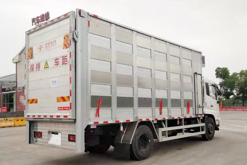 東風天錦6.8米畜禽運輸車（運豬車）{i}