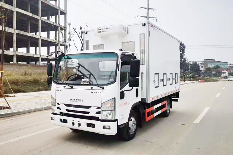 五十鈴4.2米雛禽運(yùn)輸車（雞苗運(yùn)輸車）{i}