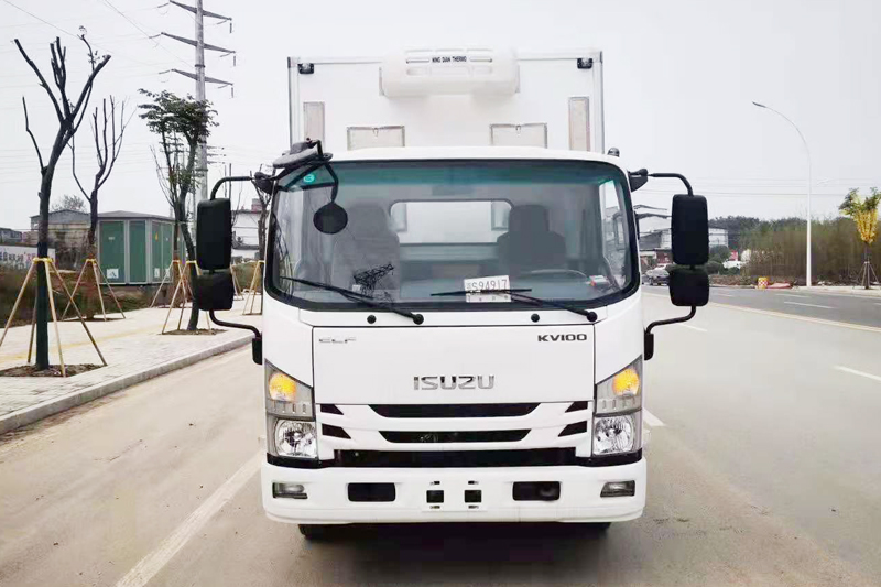 五十鈴4.2米雛禽運(yùn)輸車（雞苗運(yùn)輸車）{i}