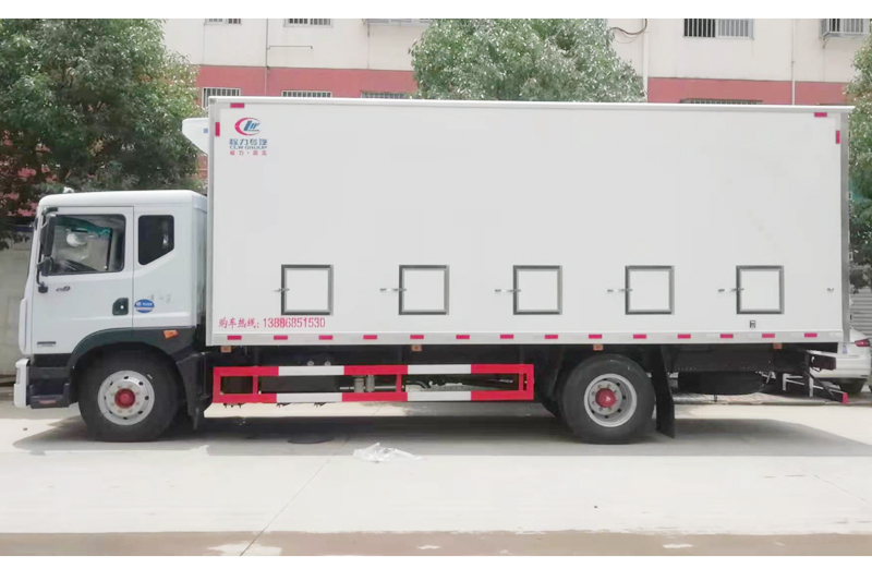 東風(fēng)D9（多利卡）6.8米雛禽運(yùn)輸車(chē)（雞苗）{i}