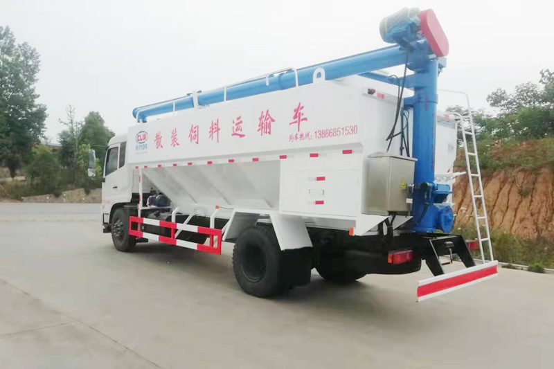 東風天錦散裝飼料運輸車（飼料車）{i}