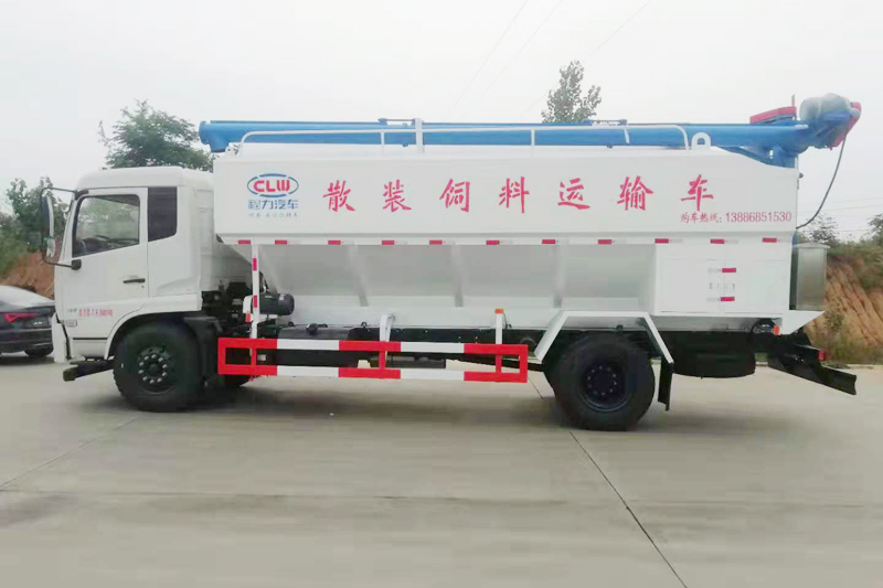 東風天錦散裝飼料運輸車（飼料車）{i}