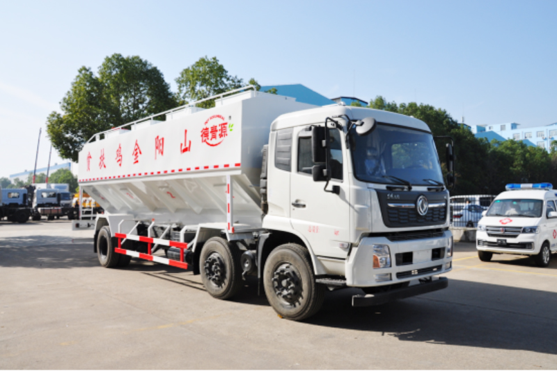東風天錦（小三軸）30立方飼料運輸車{i}