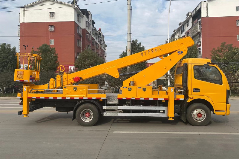 國六東風(fēng)大多利卡24米高空作業(yè)車（黃牌，伸縮臂）{i}