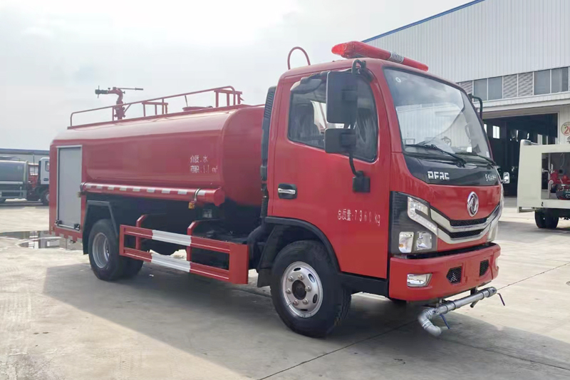 國六5立方森林消防灑水車{i}