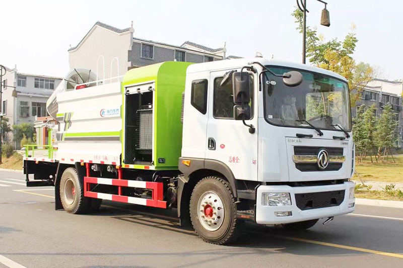 東風(fēng)多利卡（D9）多功能抑塵車