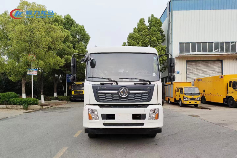 東風天錦多功能抑塵車{i}