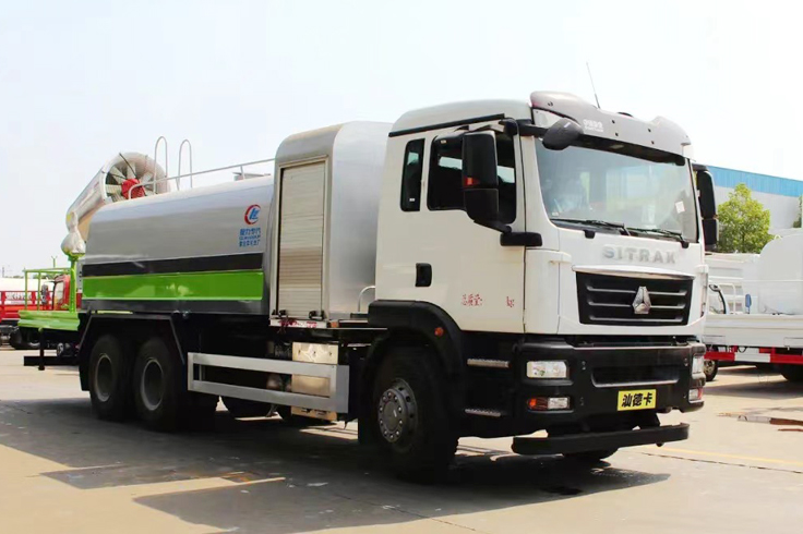 中國重汽多功能抑塵車{i}